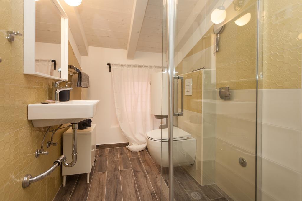 Apartments And Rooms Hey 罗维尼 外观 照片