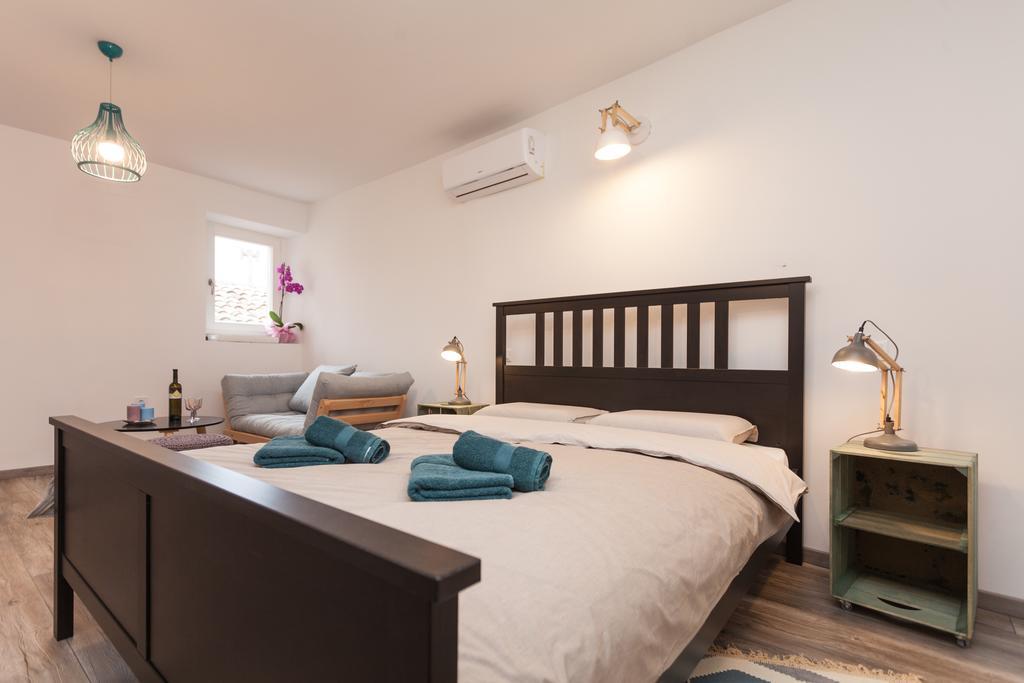 Apartments And Rooms Hey 罗维尼 外观 照片