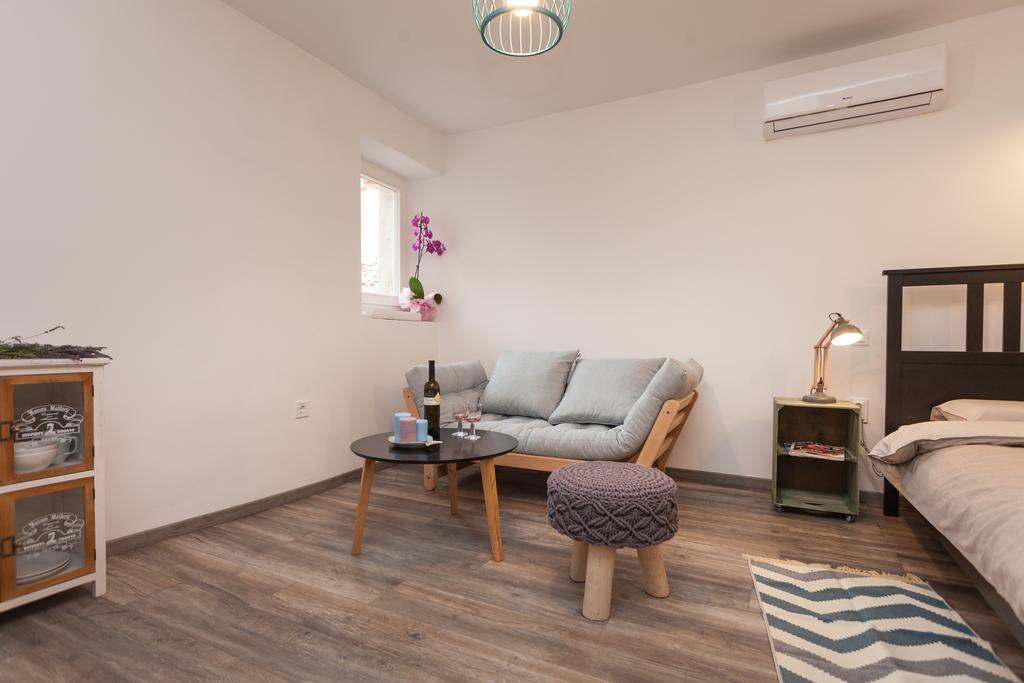 Apartments And Rooms Hey 罗维尼 外观 照片