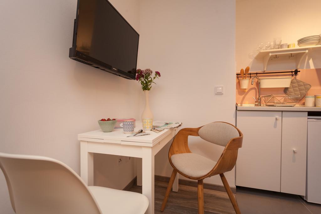 Apartments And Rooms Hey 罗维尼 外观 照片