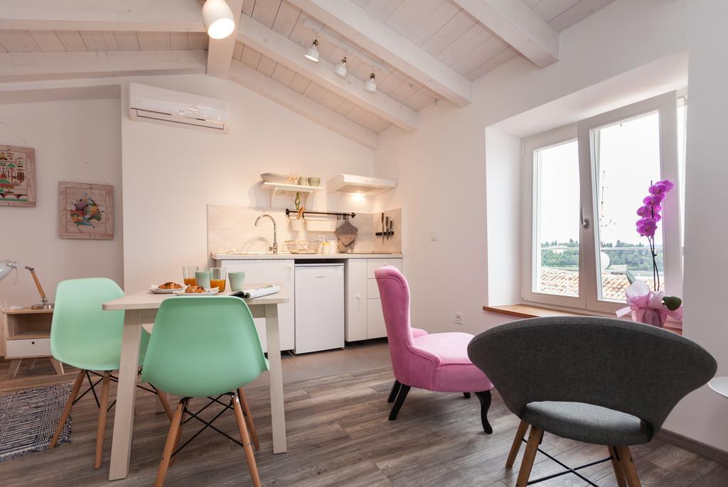 Apartments And Rooms Hey 罗维尼 外观 照片